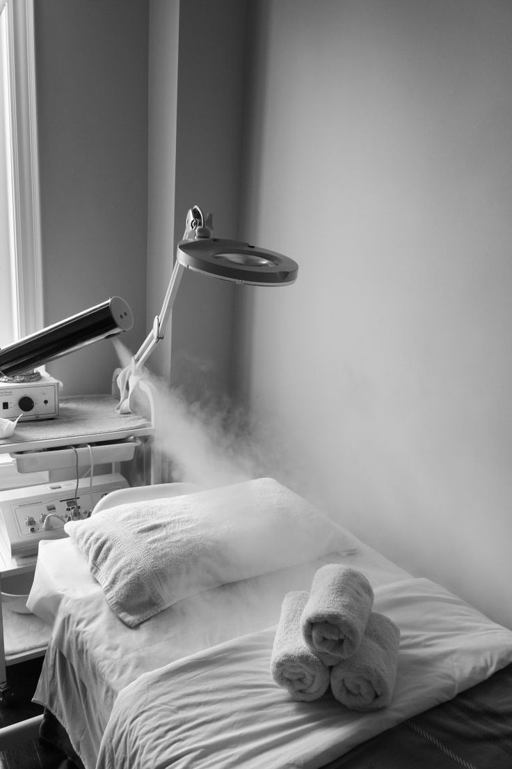 8 Reasons Why You Need To See A Skin Therapist - Shedoesthattoo
